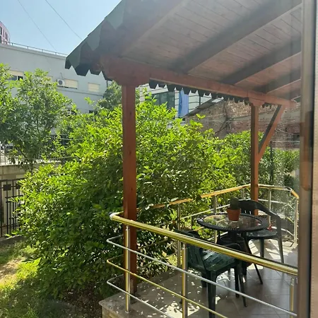 With Balcony 公寓 地拉那