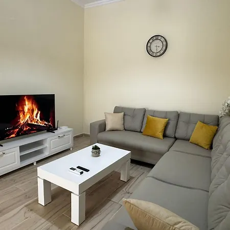 Daire With Balcony Tiran