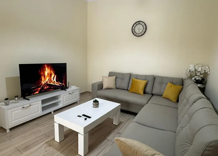 Apartament With Balcony Tirana